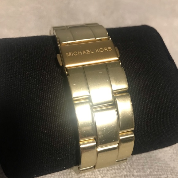 Women’s kors watch - Picture 4 of 4